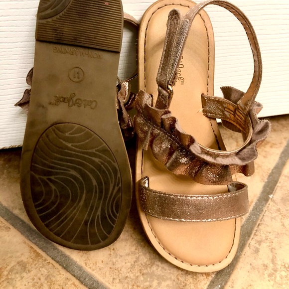 Cat & Jack Rose Gold Sandals - Picture 9 of 9